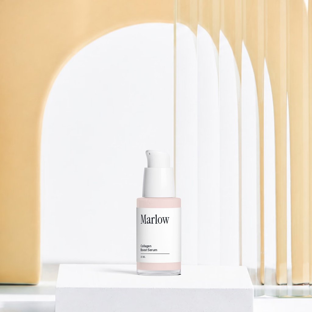 Private-Label-Kollagenserum mit individuellem Etikett auf einem weißen Sockel