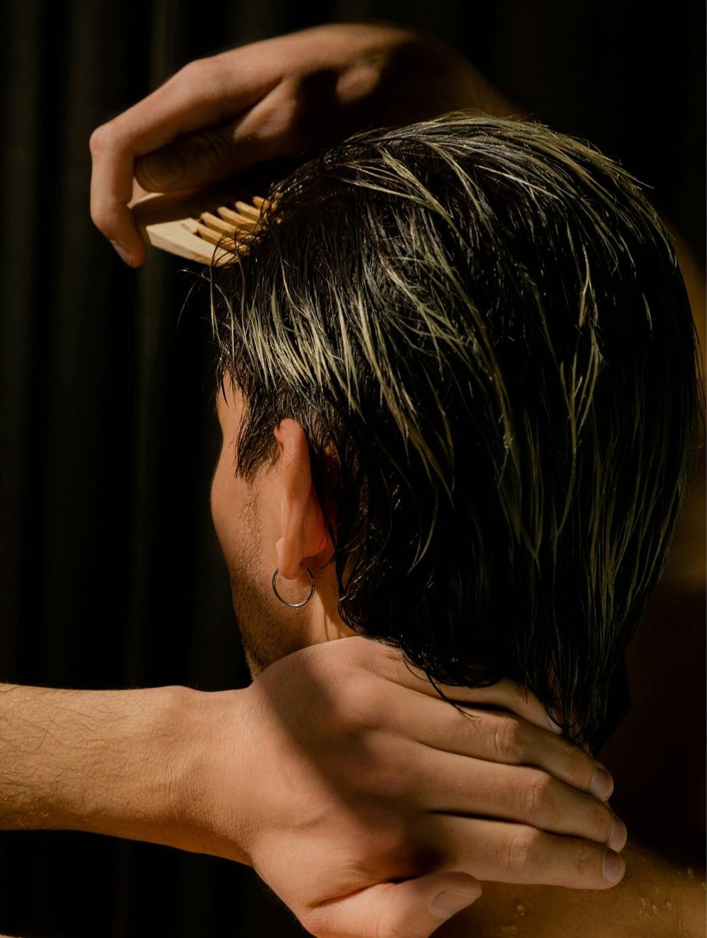 Flexible Hold Hair Gel with Plant Protein in use
